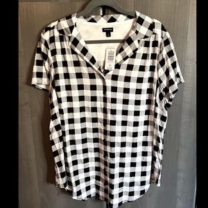 NWT Torrid RAYON SLUB BUTTON-UP SHIRT. 2X. Black/white gingham.